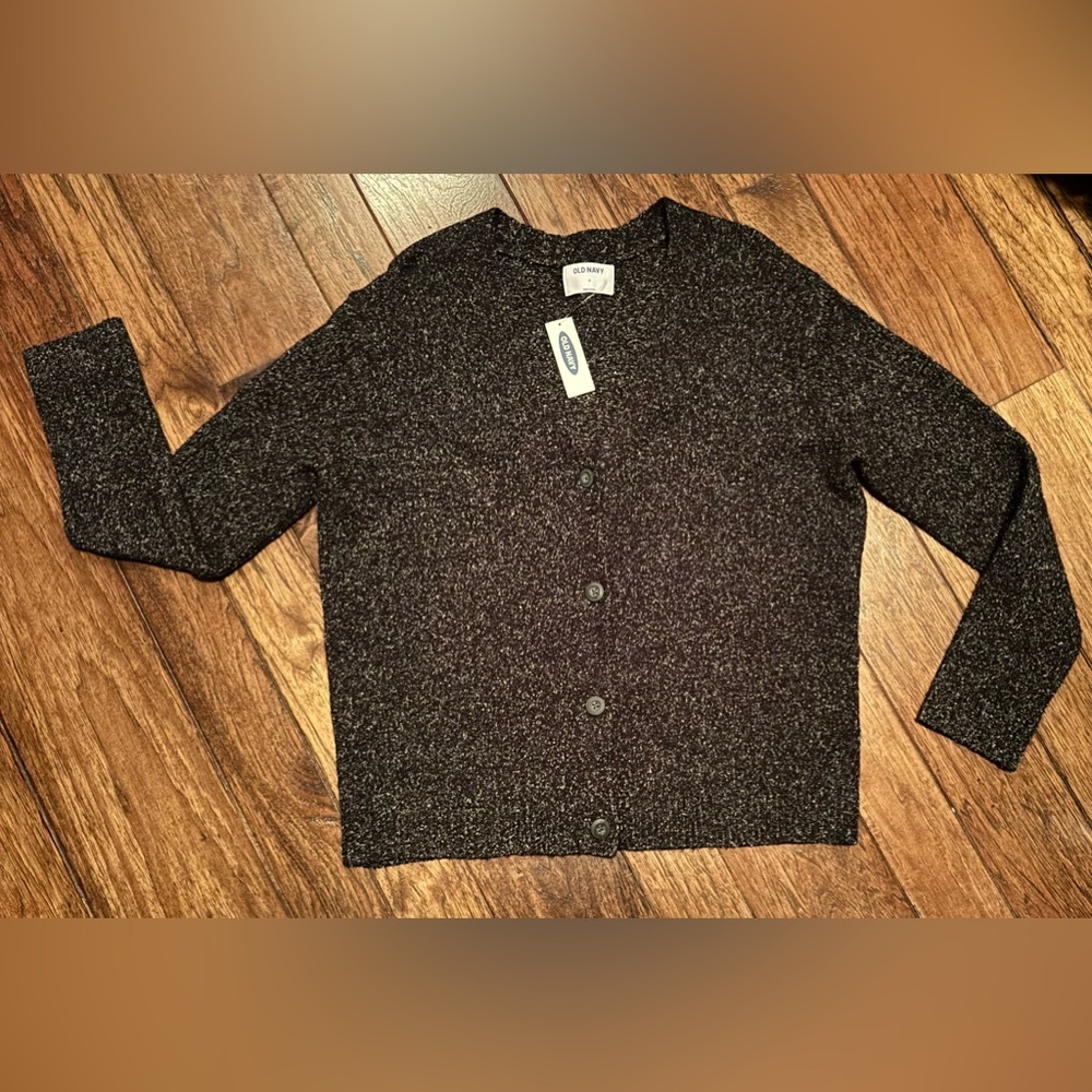 NWT Old Navy sweater. L/S sweater is primarily black with white flecks.